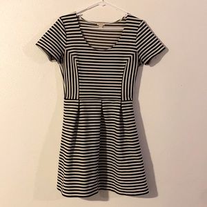 J Crew Short-Sleeve Striped Dress. Size 6